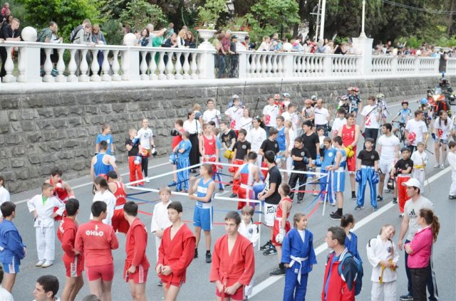 Спортсмены СДЮСШОР на карнавале в Сочи 2015